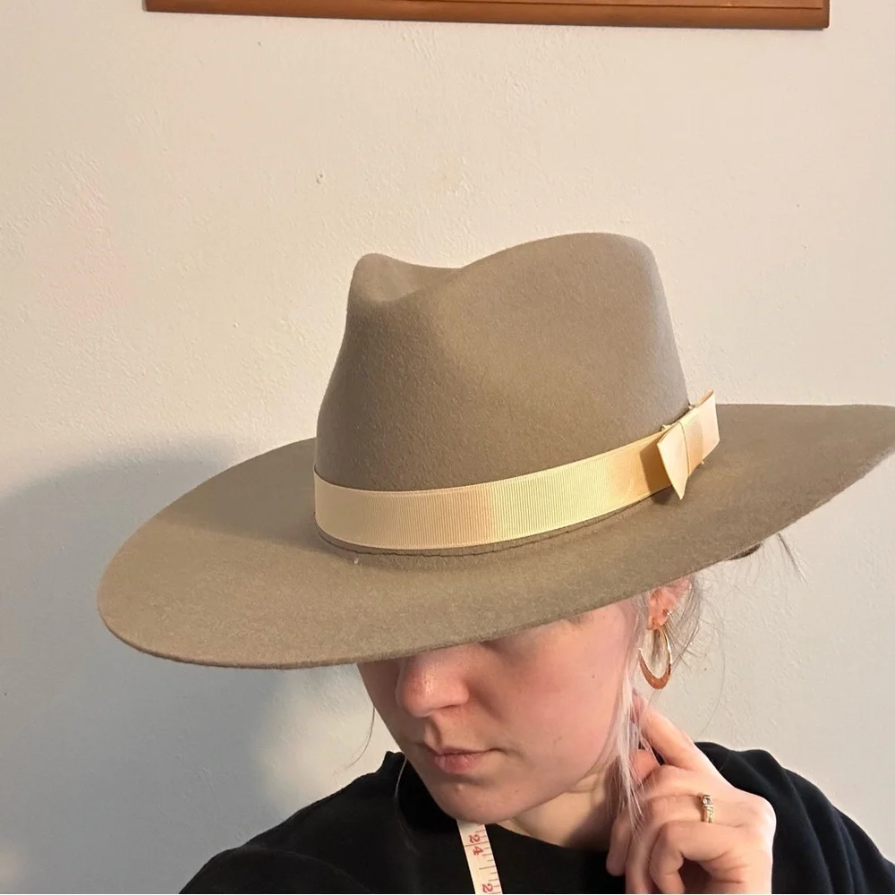 Twister 100% Wool Tan Hat with Pink Ribbon